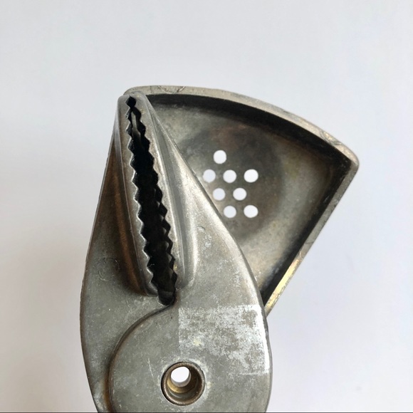 Vintage IRVIN WARE Lemon Lime Citrus Juicer Hand Held Aluminum - Picture 2 of 11